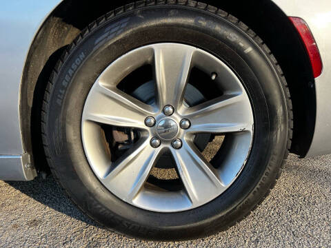 2017 Dodge Charger SXT