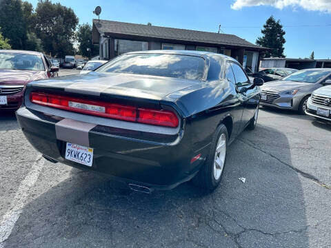 2013 Dodge Challenger SXT