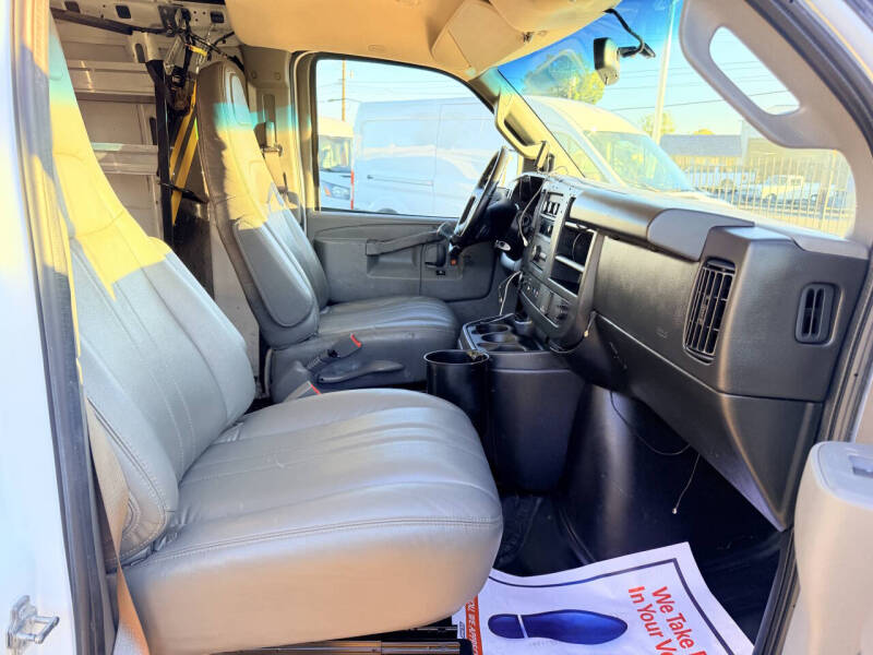 2023 Chevrolet Express 2500