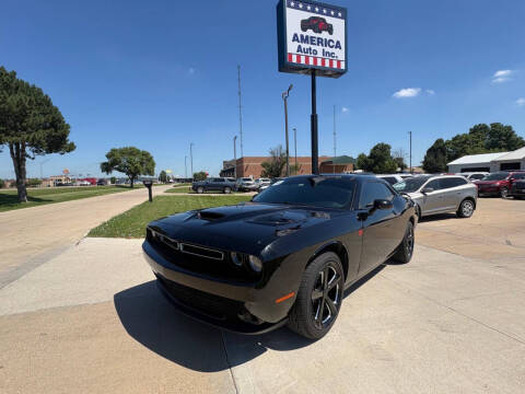 2016 Dodge Challenger SXT Plus
