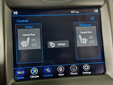 2023 Chrysler 300 Touring L