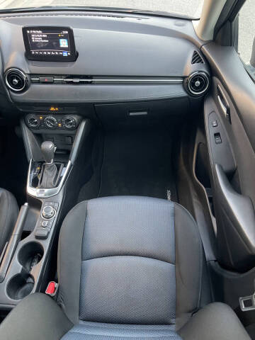 2019 Toyota Yaris XLE