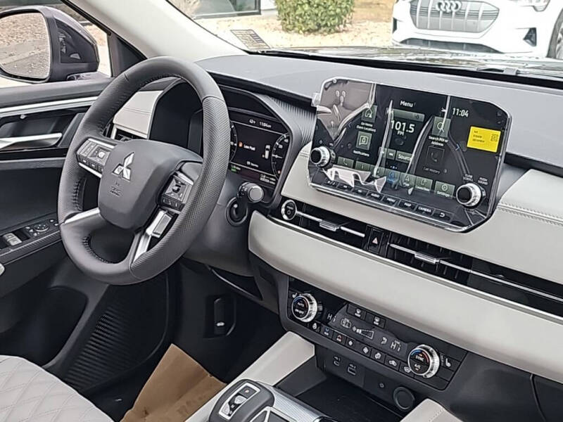 2025 Mitsubishi Outlander PHEV SEL