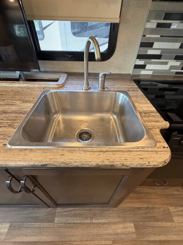 2018 Thor Motor Coach Ace 30.3