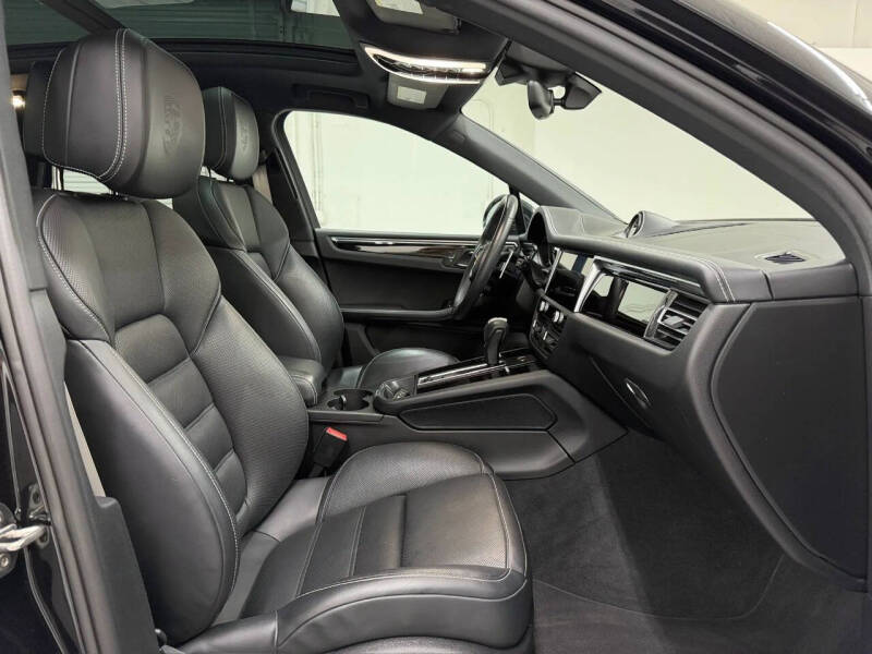 2022 Porsche Macan S