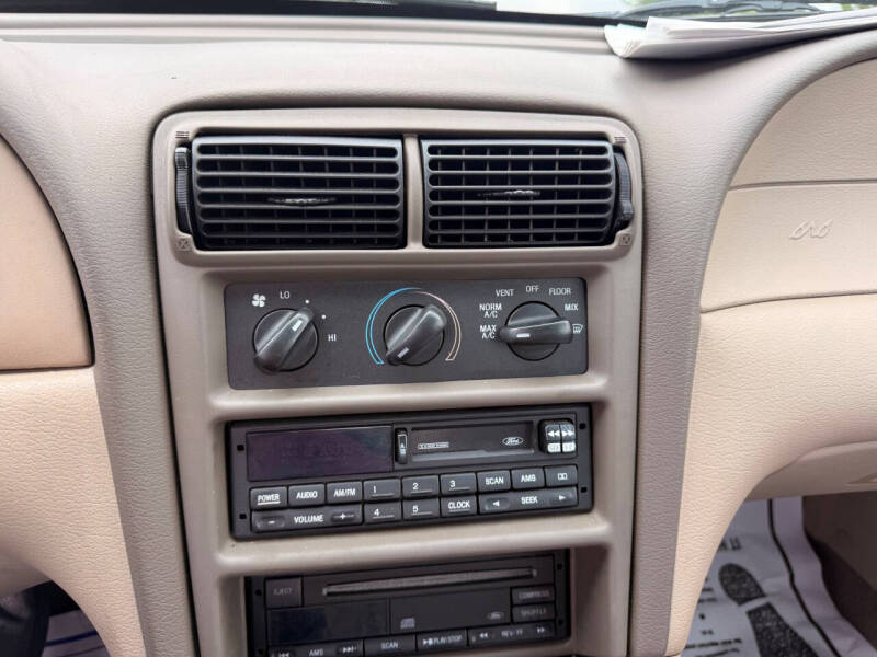 2000 Ford Mustang