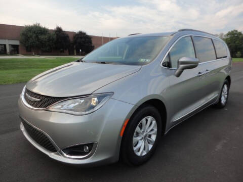 2017 Chrysler Pacifica Touring-L