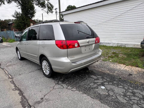 2007 Toyota Sienna XLE 7-Passenger