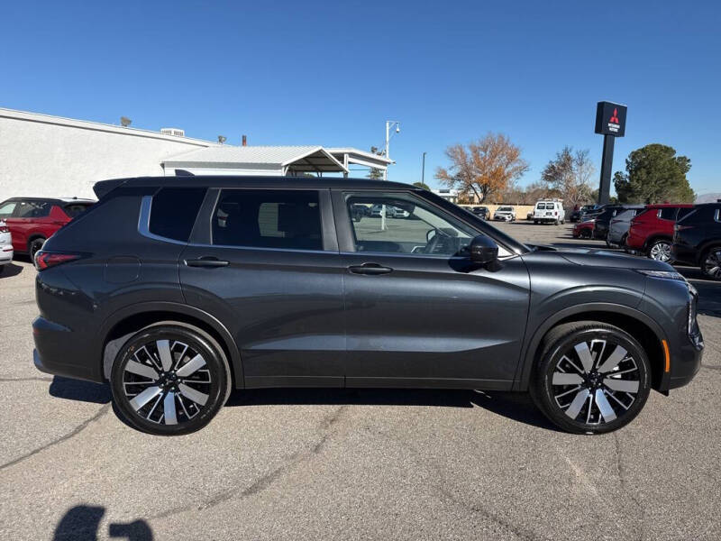 2026 Mitsubishi Outlander SE