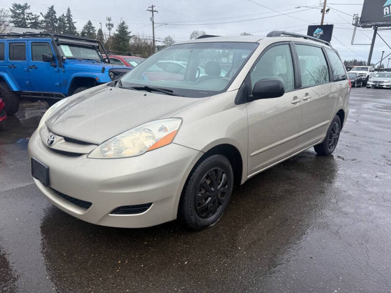 2006 Toyota Sienna LE's photo