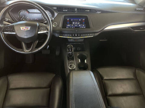 2020 Cadillac XT4 Premium Luxury