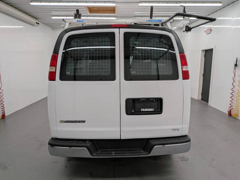 2021 Chevrolet Express 2500
