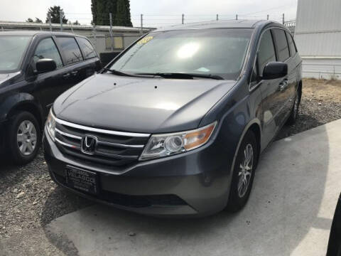 2011 Honda Odyssey for sale at Velascos Used Car Sales in Hermiston OR