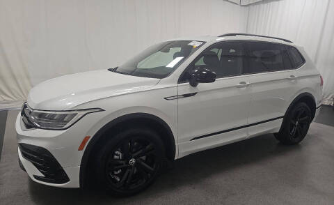 2024 Volkswagen Tiguan SE R-Line Black