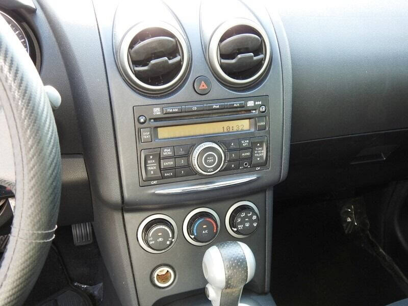 2011 Nissan Rogue  - $7,900