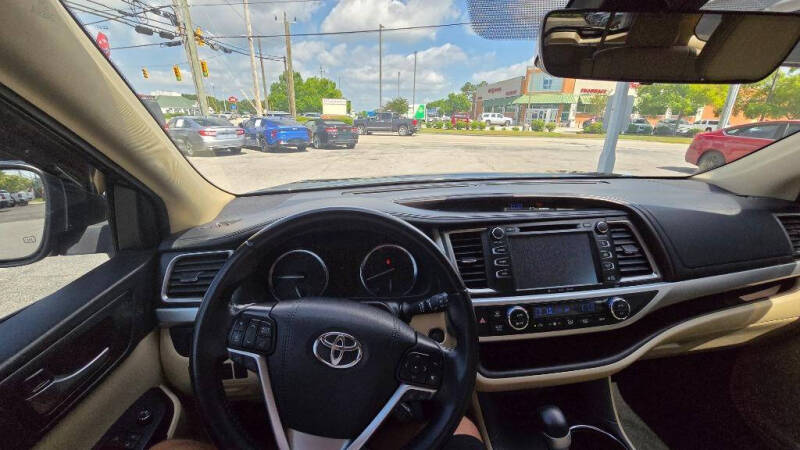 2019 Toyota Highlander SE
