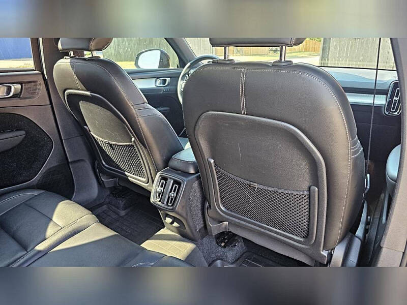 2019 Volvo XC40 T5 Momentum