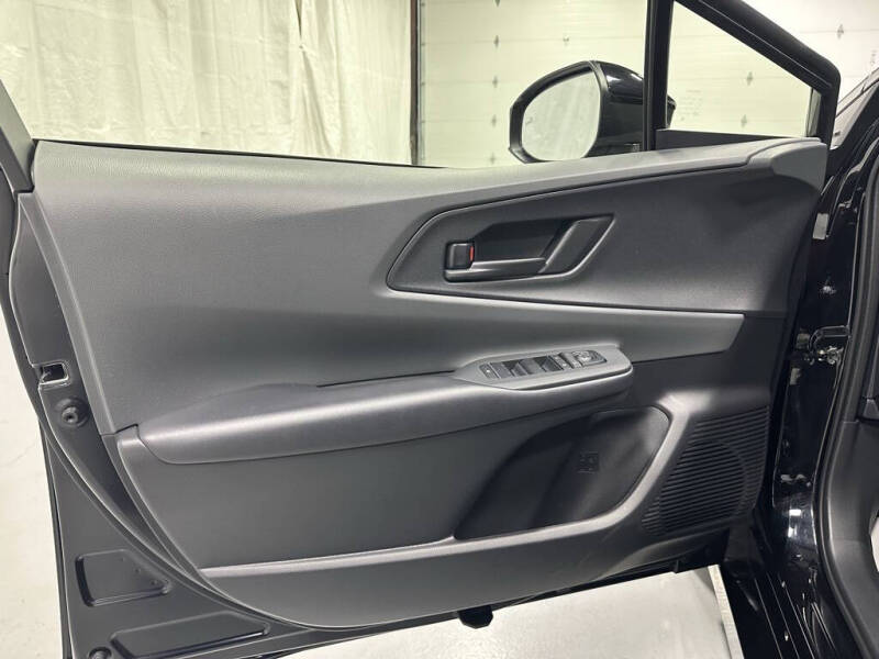 2025 Toyota Prius LE