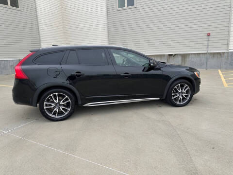 2016 Volvo V60 Cross Country T5 Platinum