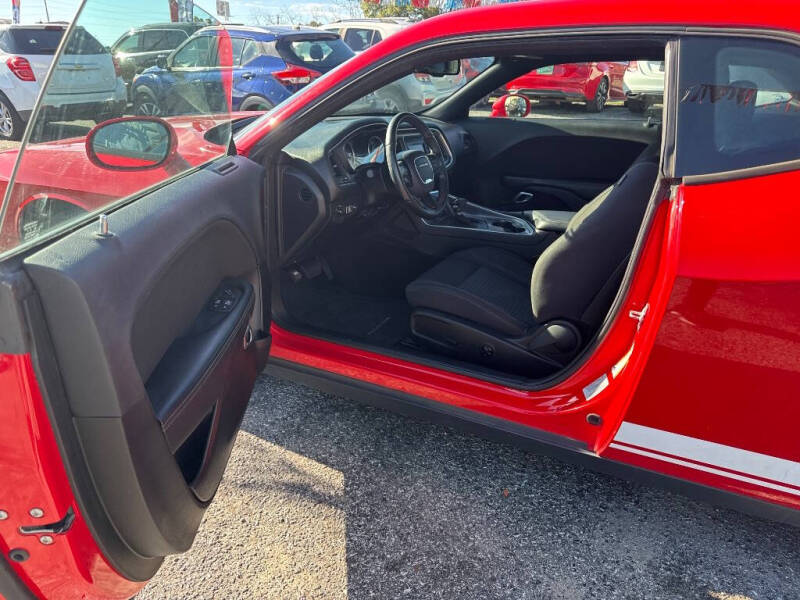 2017 Dodge Challenger SXT