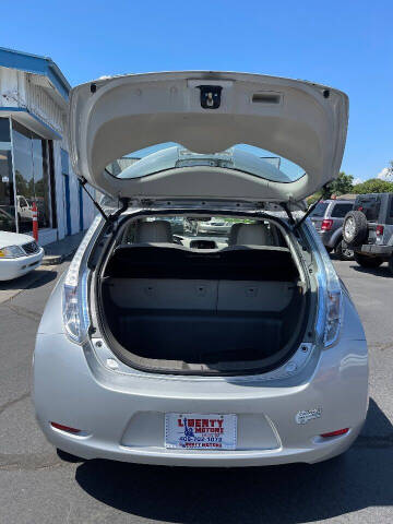 2011 Nissan LEAF SL