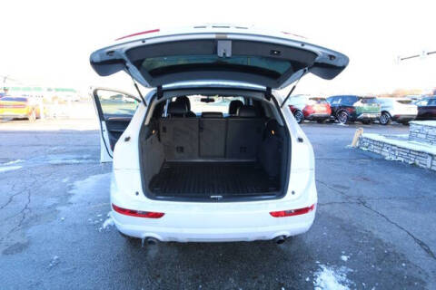 2011 Audi Q5 2.0T quattro Premium Plus