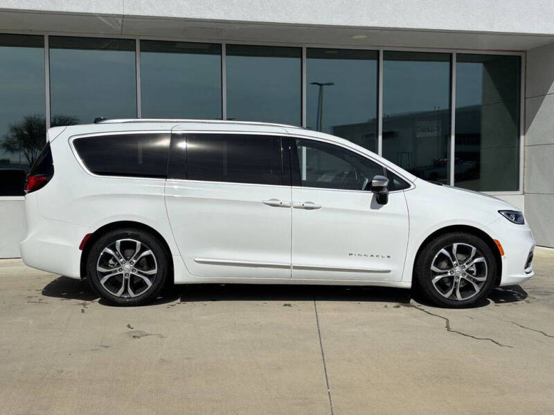 2026 Chrysler Pacifica Pinnacle