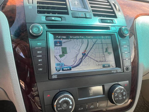 2011 Cadillac DTS Premium Collection
