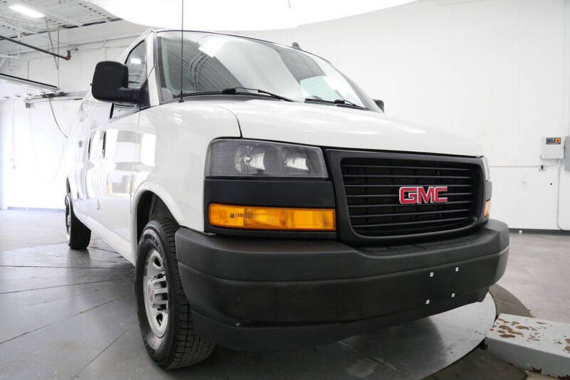 2022 GMC Savana 2500