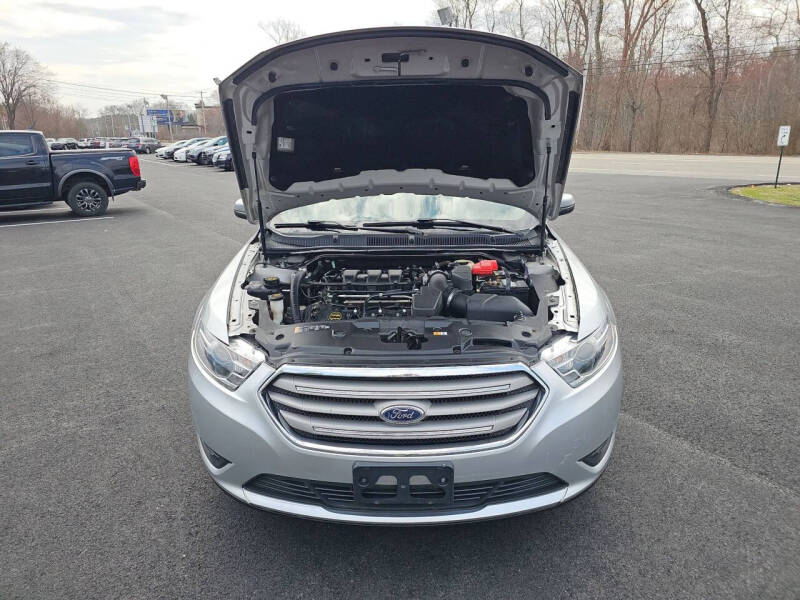 2017 Ford Taurus SEL