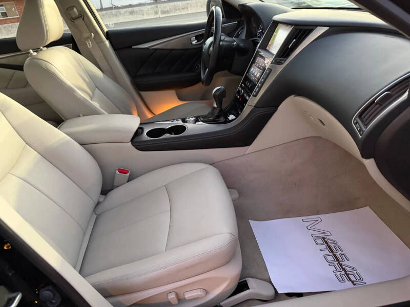 2015 Infiniti Q50 Premium