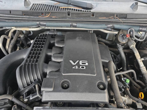 2011 Nissan Pathfinder LE