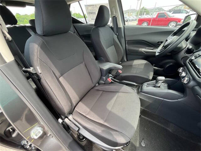 2025 Nissan Kicks Play S