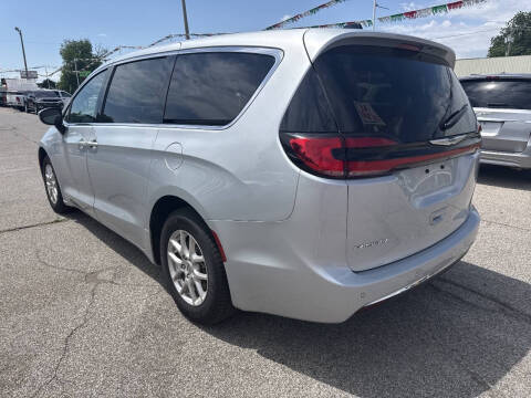 2023 Chrysler Pacifica Touring