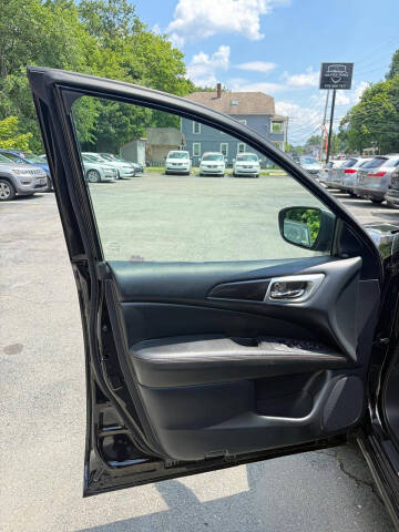 2019 Nissan Pathfinder SV