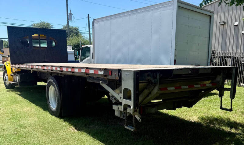 2020 Freightliner M2 106