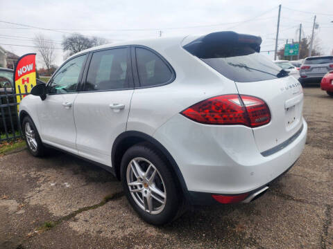 2014 Porsche Cayenne Platinum