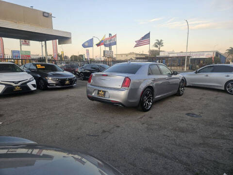 2018 Chrysler 300 S