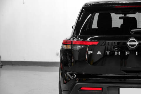 2025 Nissan Pathfinder S