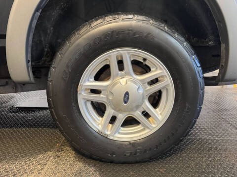 2002 Ford Explorer XLS