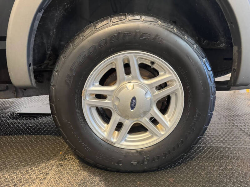 2002 Ford Explorer XLS
