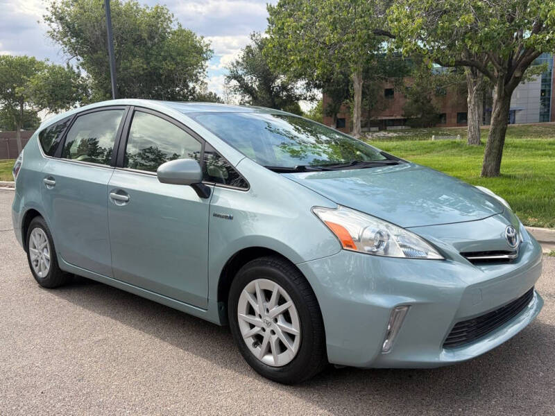 2014 Toyota Prius v Two