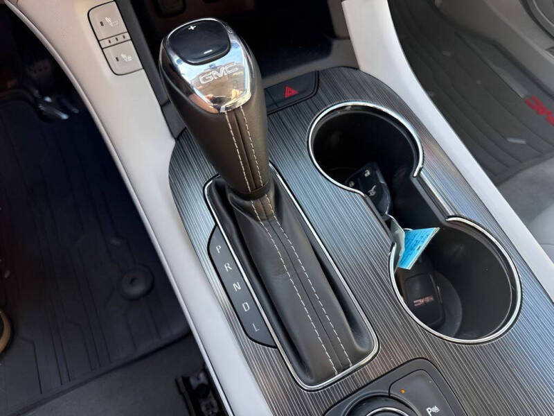 2017 GMC Acadia SLT-1
