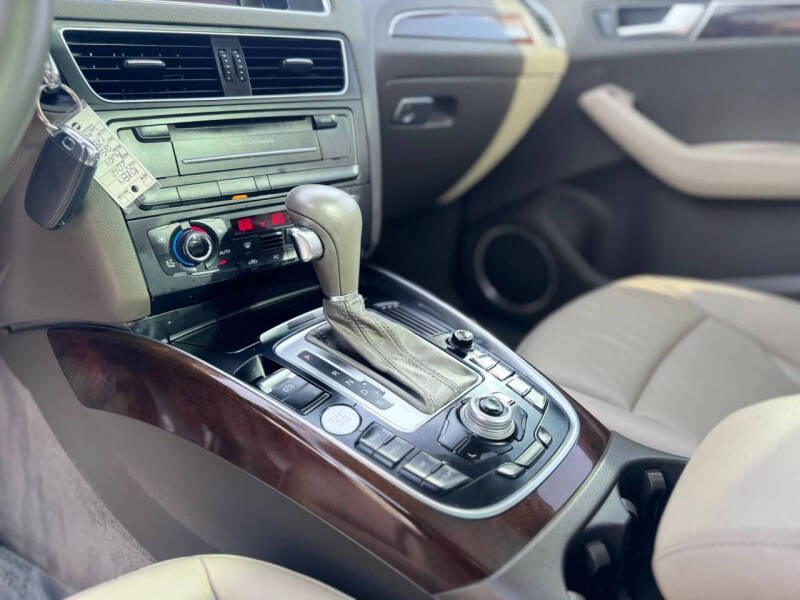 2012 Audi Q5 3.2 quattro Premium Plus