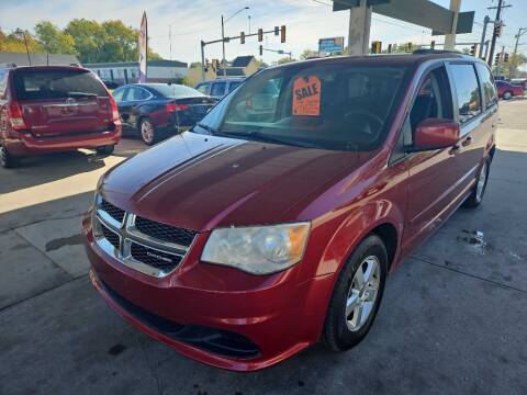 2011 Dodge Grand Caravan for sale at SpringField Select Autos in Springfield IL