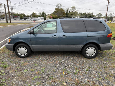 2000 Toyota Sienna LE