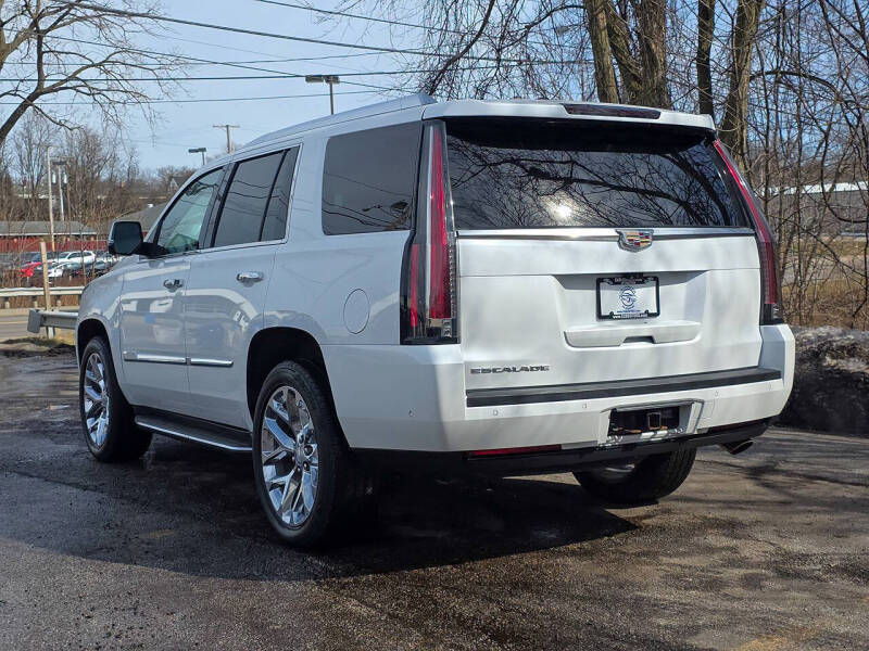 2018 Cadillac Escalade Luxury
