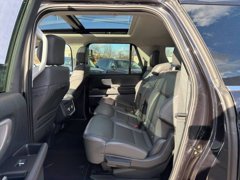 2025 Ford Expedition MAX Active