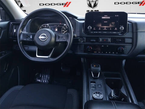 2024 Nissan Pathfinder S