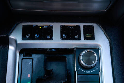 2017 Toyota Land Cruiser